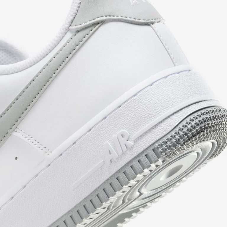 Tênis Nike Air Force 1 '07 Masculino